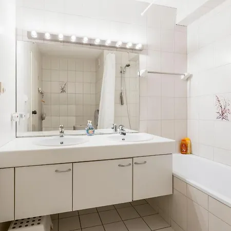 Apartment Refurbished Comfortable App 1min From The Sea
